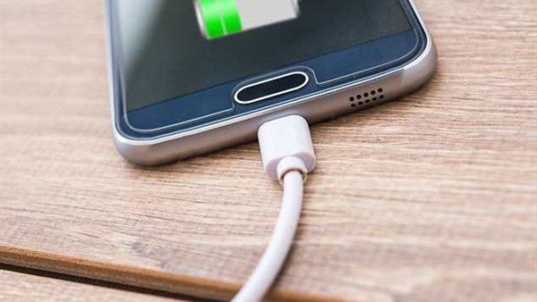 إختراع يضاعف شحن بطارية الهاتف مرتين